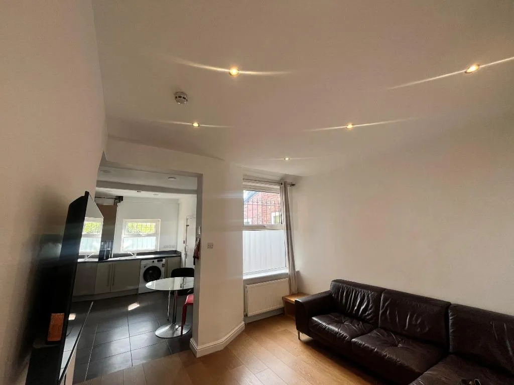 5 bed house to rent, Filey Road, Fallowfield, M14