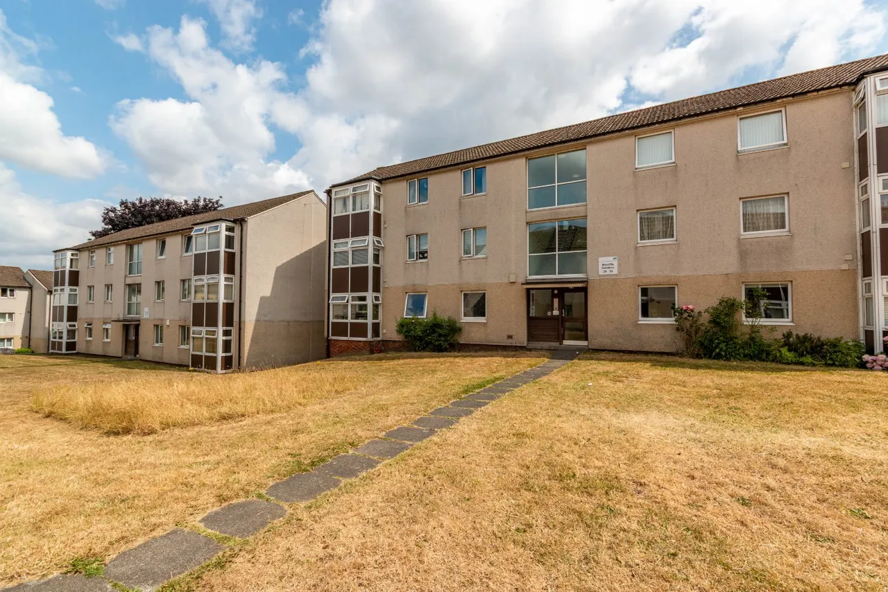 2 bed flat for sale, Wycliffe Gardens, Shipley, BD18