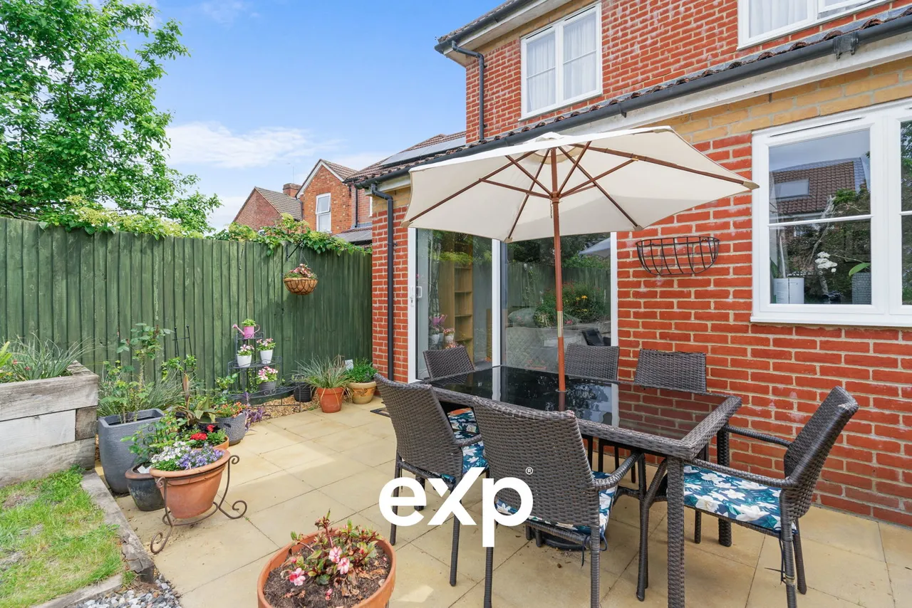 Rusham Road, Egham, TW20, photo 25
