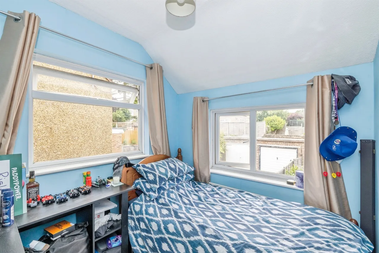 Ashfield Avenue, Bushey, photo 7