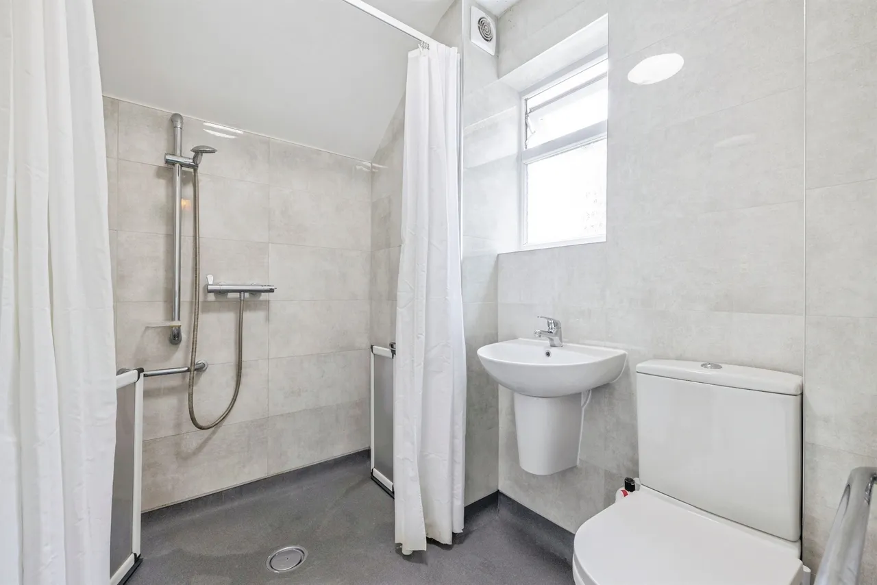 Ashfield Avenue, Bushey, photo 10