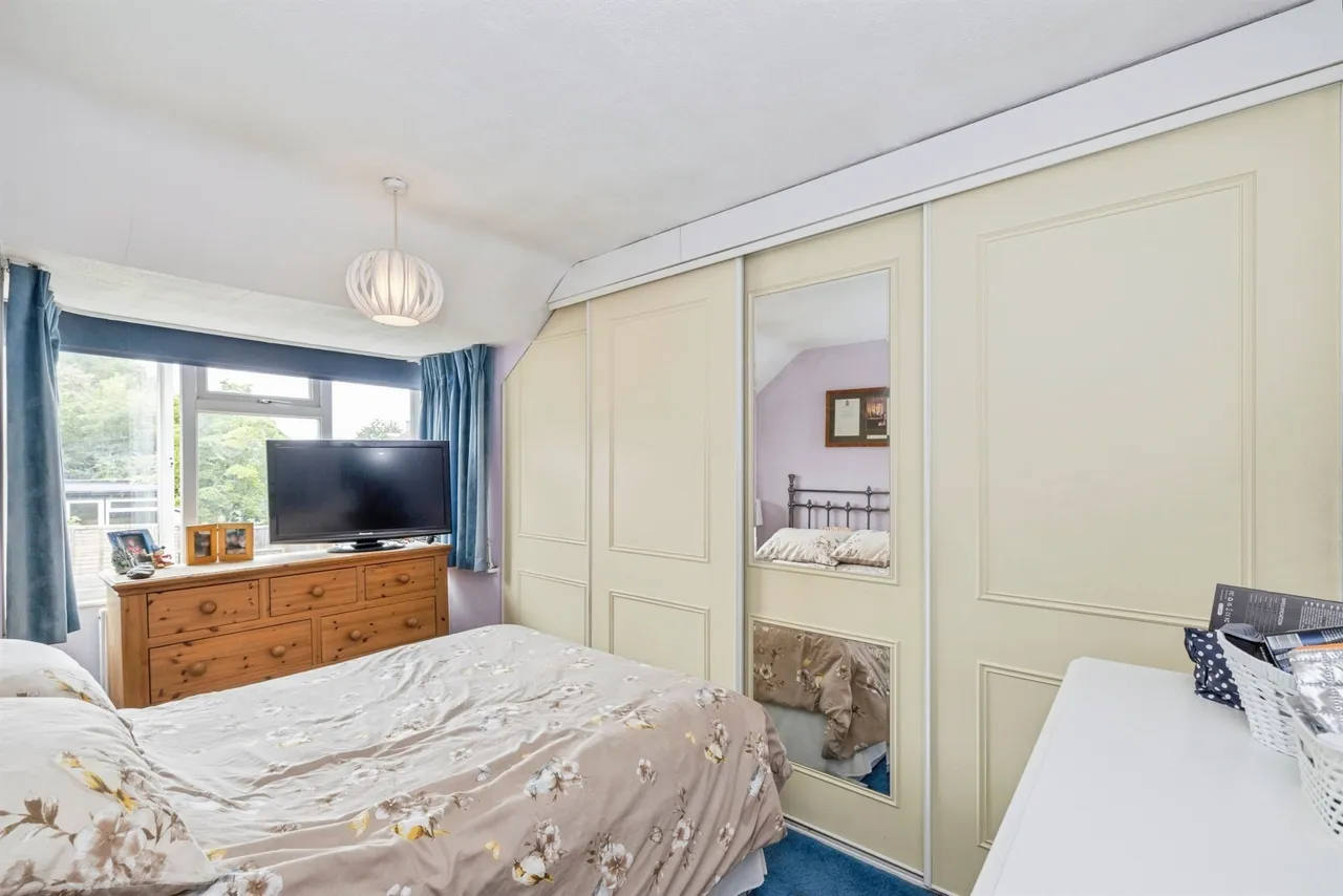 Ashfield Avenue, Bushey, photo 6