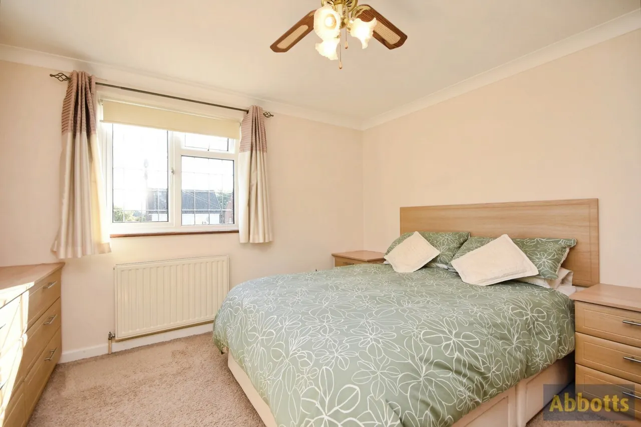Avondale Road, Rayleigh, Essex, SS6, photo 11