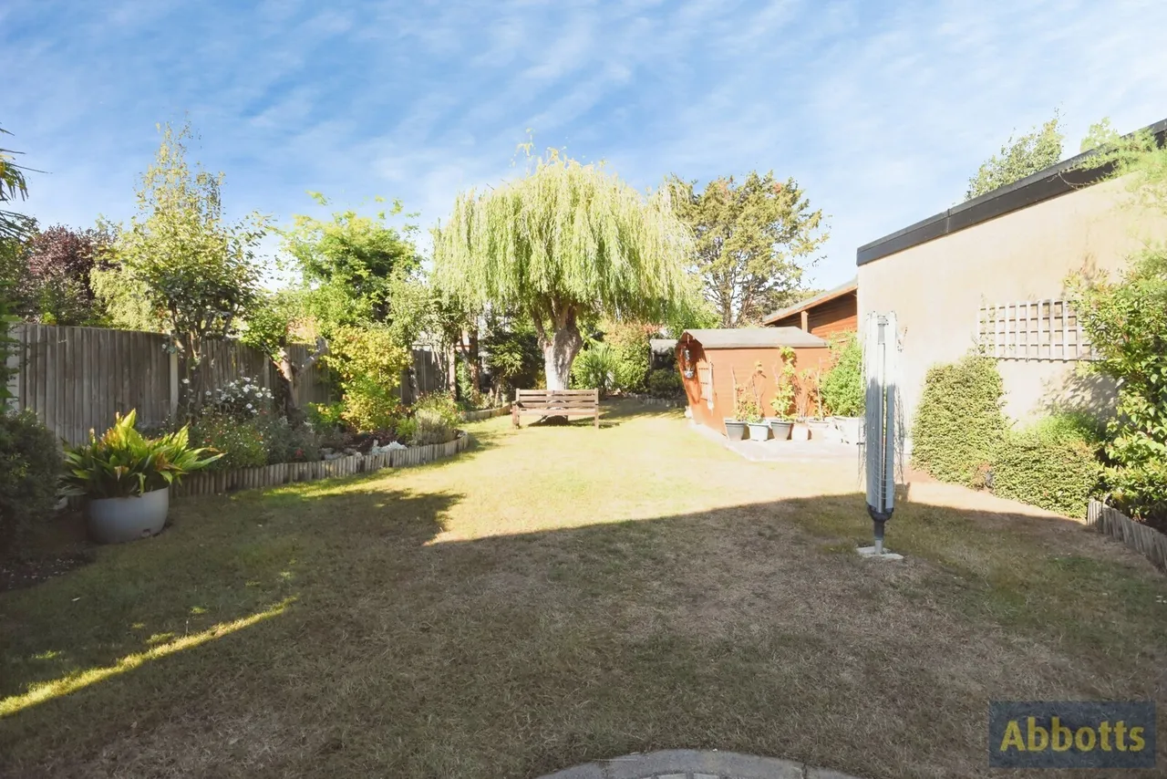 Avondale Road, Rayleigh, Essex, SS6, photo 22