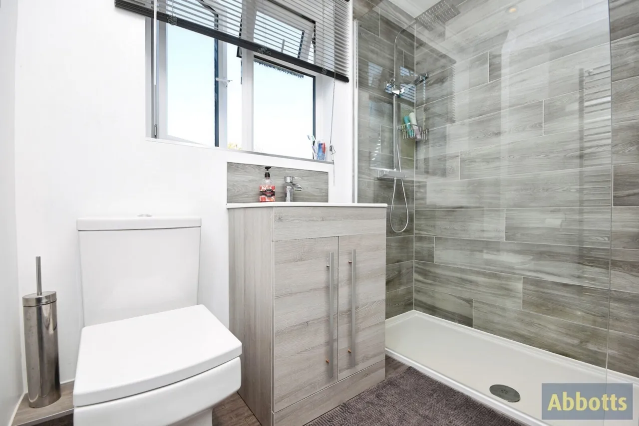Avondale Road, Rayleigh, Essex, SS6, photo 19