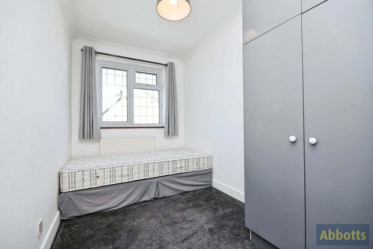 Avondale Road, Rayleigh, Essex, SS6, photo 16