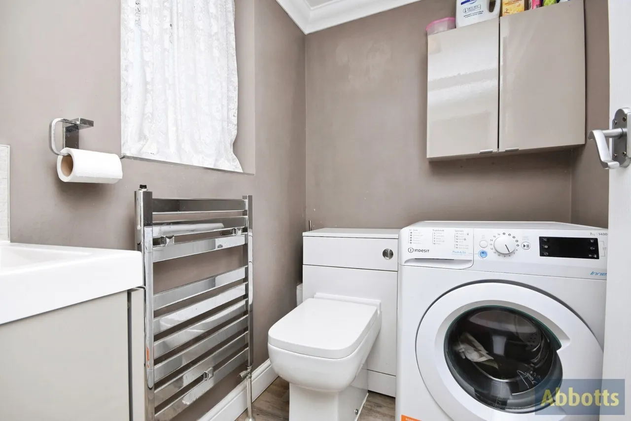 Avondale Road, Rayleigh, Essex, SS6, photo 10