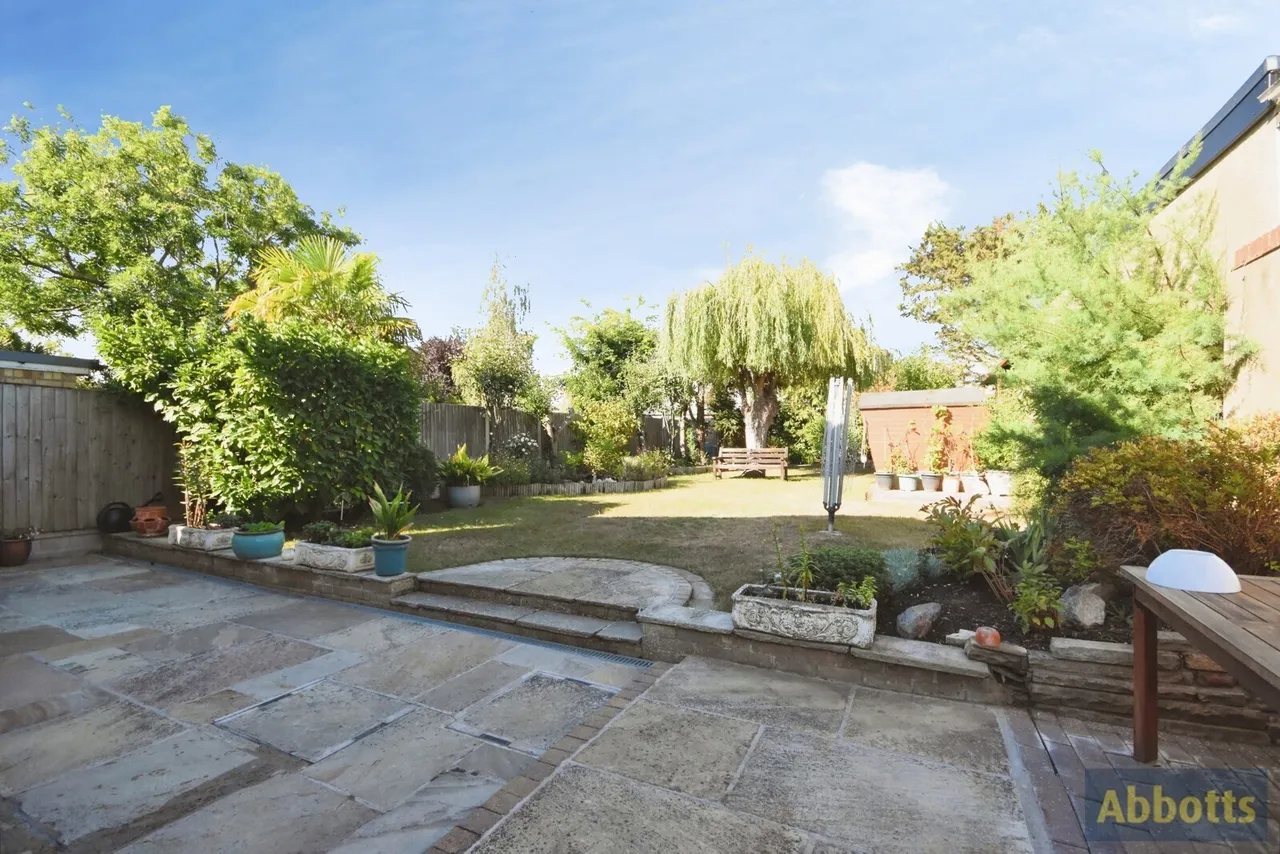 Avondale Road, Rayleigh, Essex, SS6, photo 21