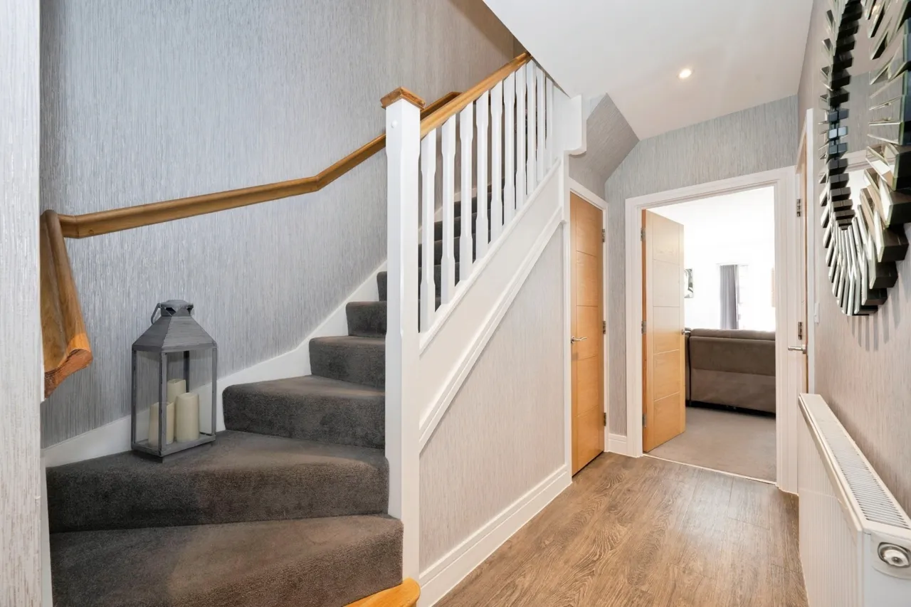 Consort Drive, Leatherhead, KT22, photo 8