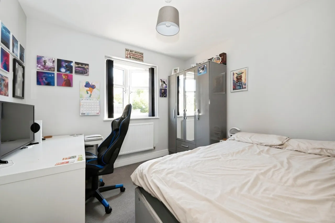 Consort Drive, Leatherhead, KT22, photo 12