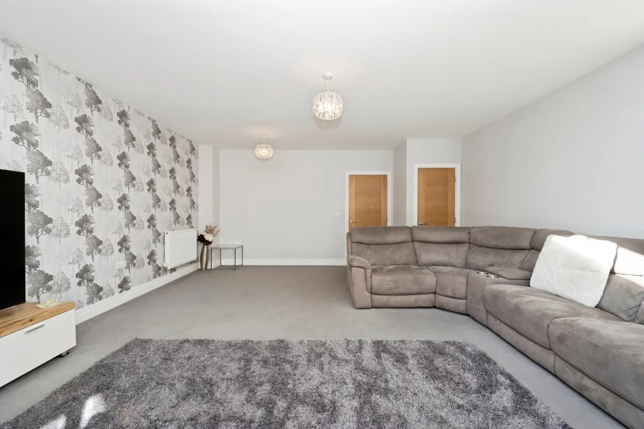 Consort Drive, Leatherhead, KT22, photo 14