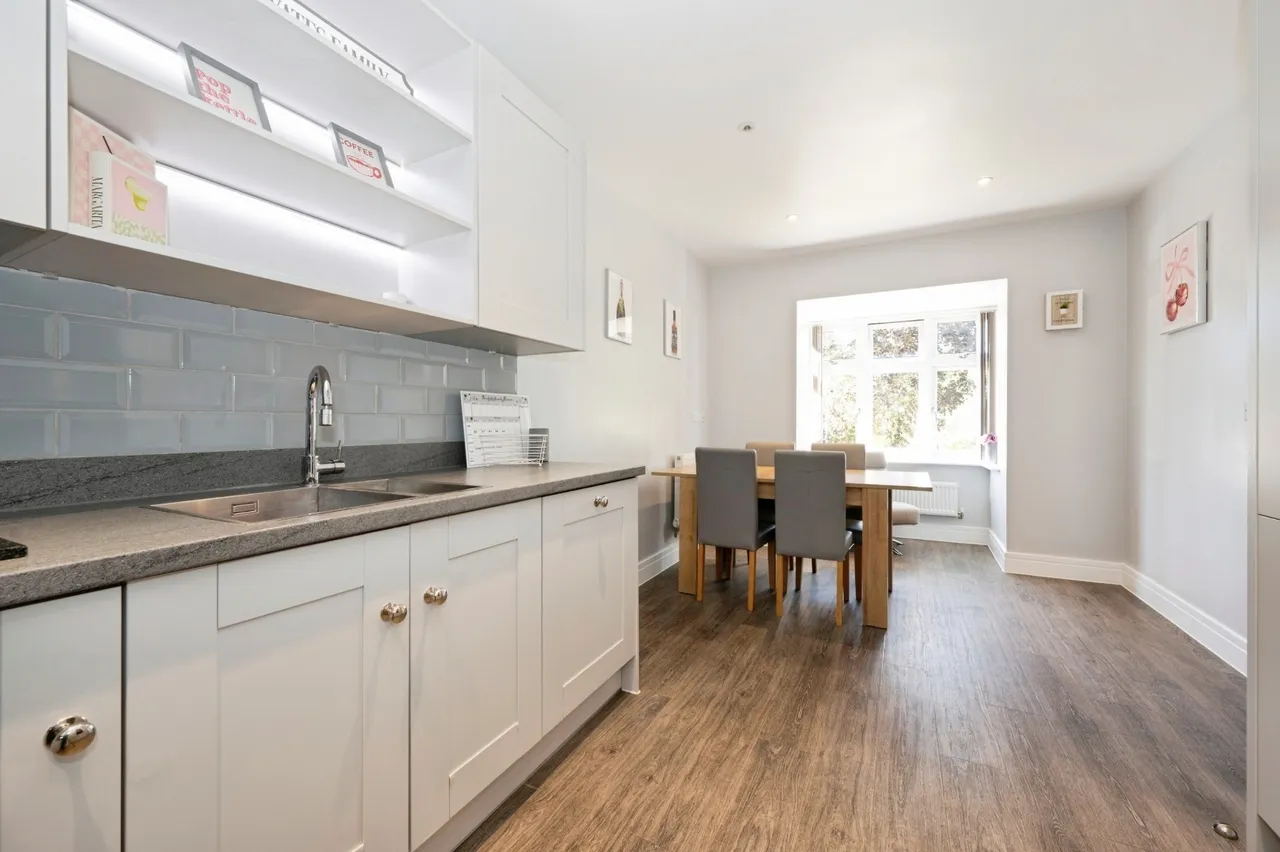 Consort Drive, Leatherhead, KT22, photo 5