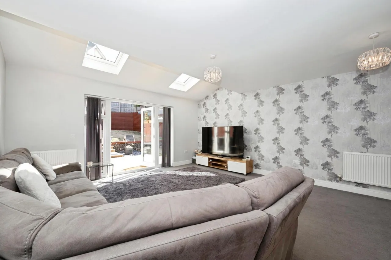 Consort Drive, Leatherhead, KT22, photo 7