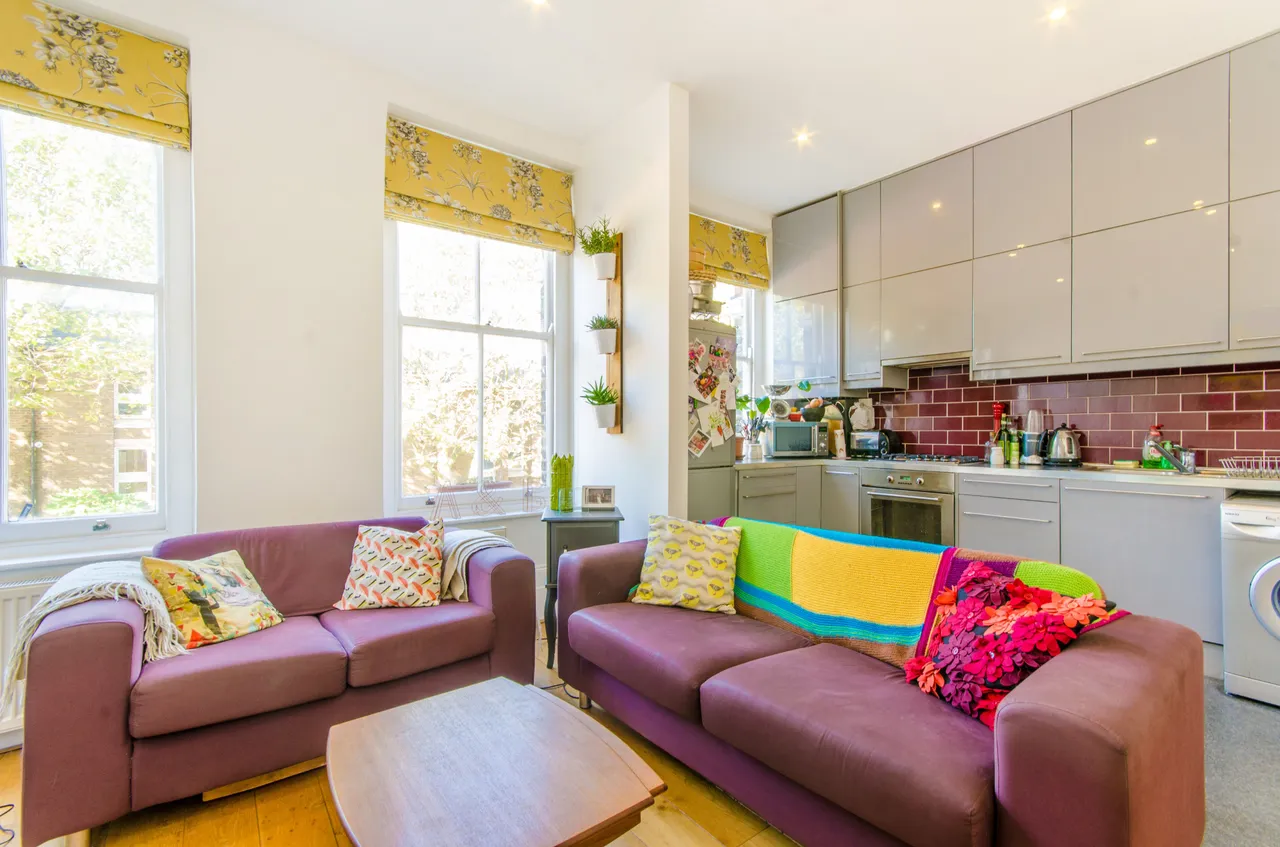 2 bed flat for sale — Flat A, 231 Blackstock Road, London