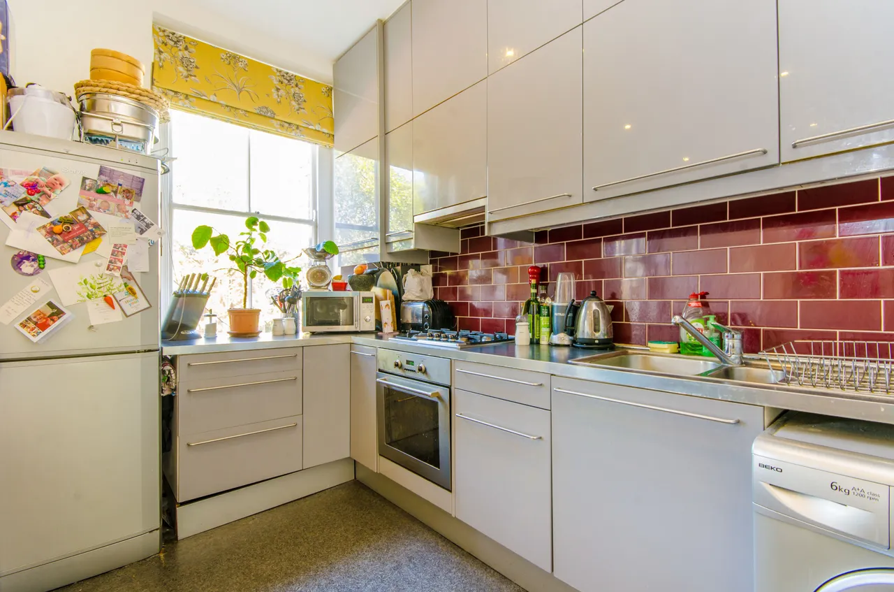 Flat A, 231 Blackstock Road, London, photo 2