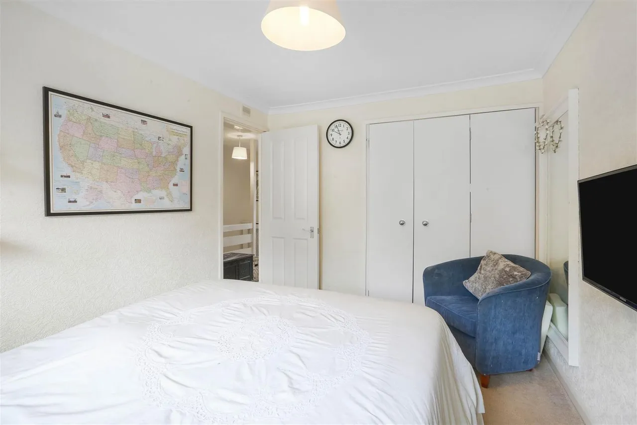 Headley Grove, Tadworth, KT20 5JF, photo 9