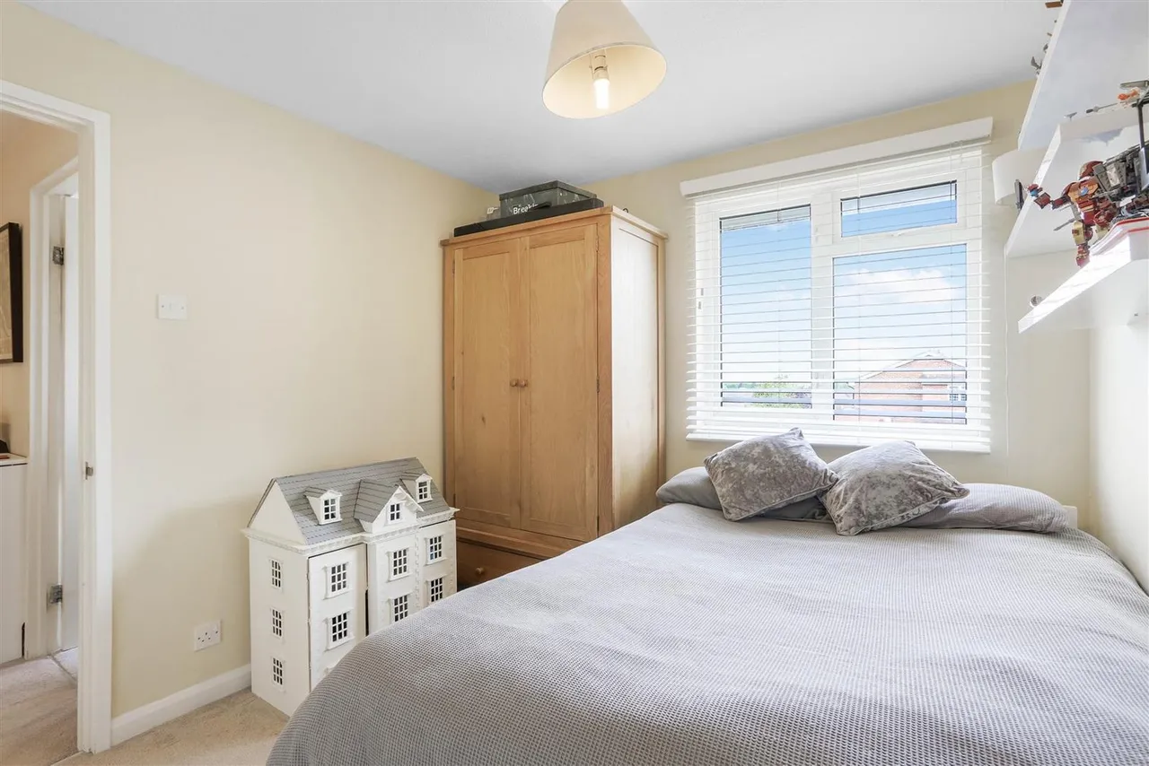 Headley Grove, Tadworth, KT20 5JF, photo 15