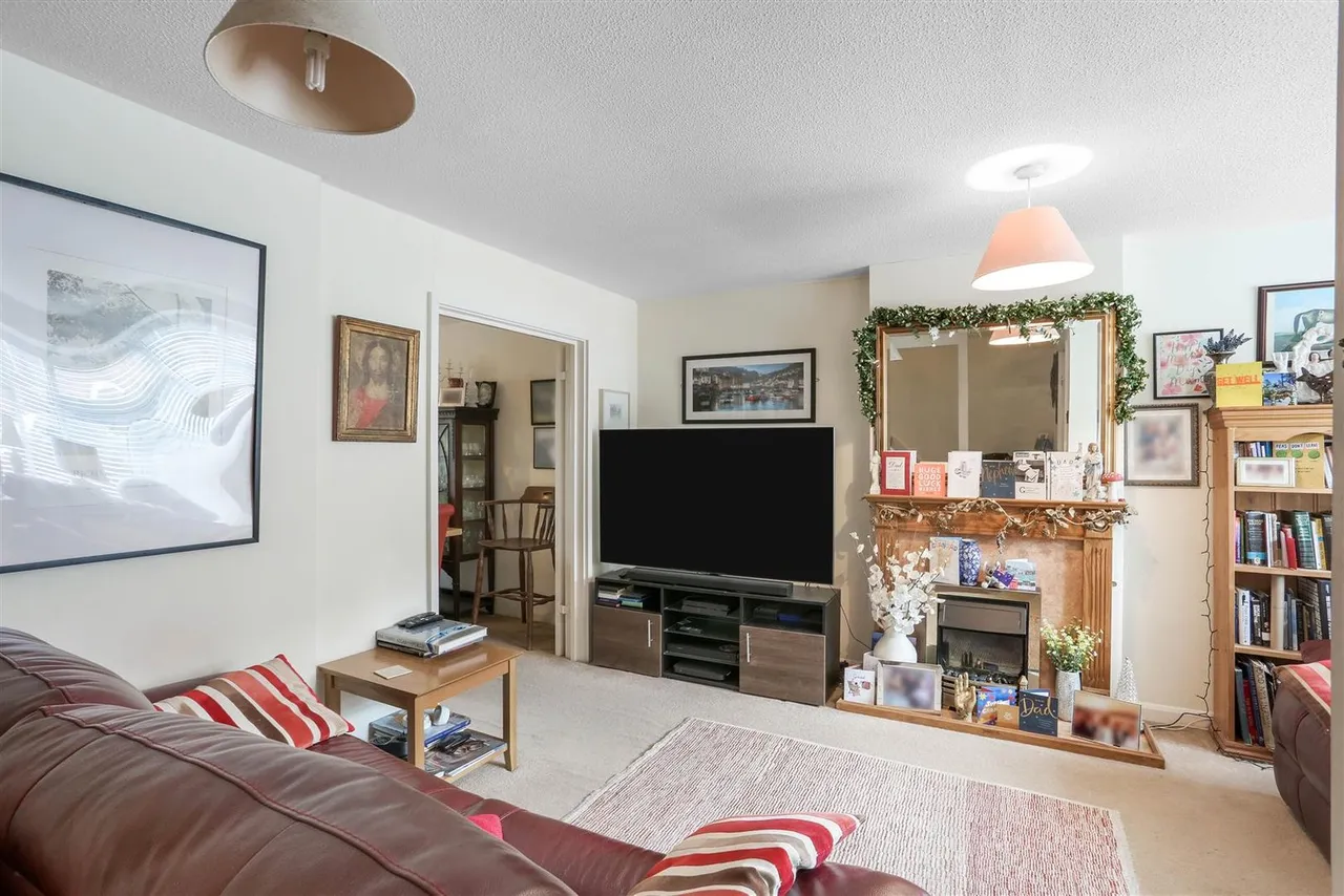 Headley Grove, Tadworth, KT20 5JF, photo 16