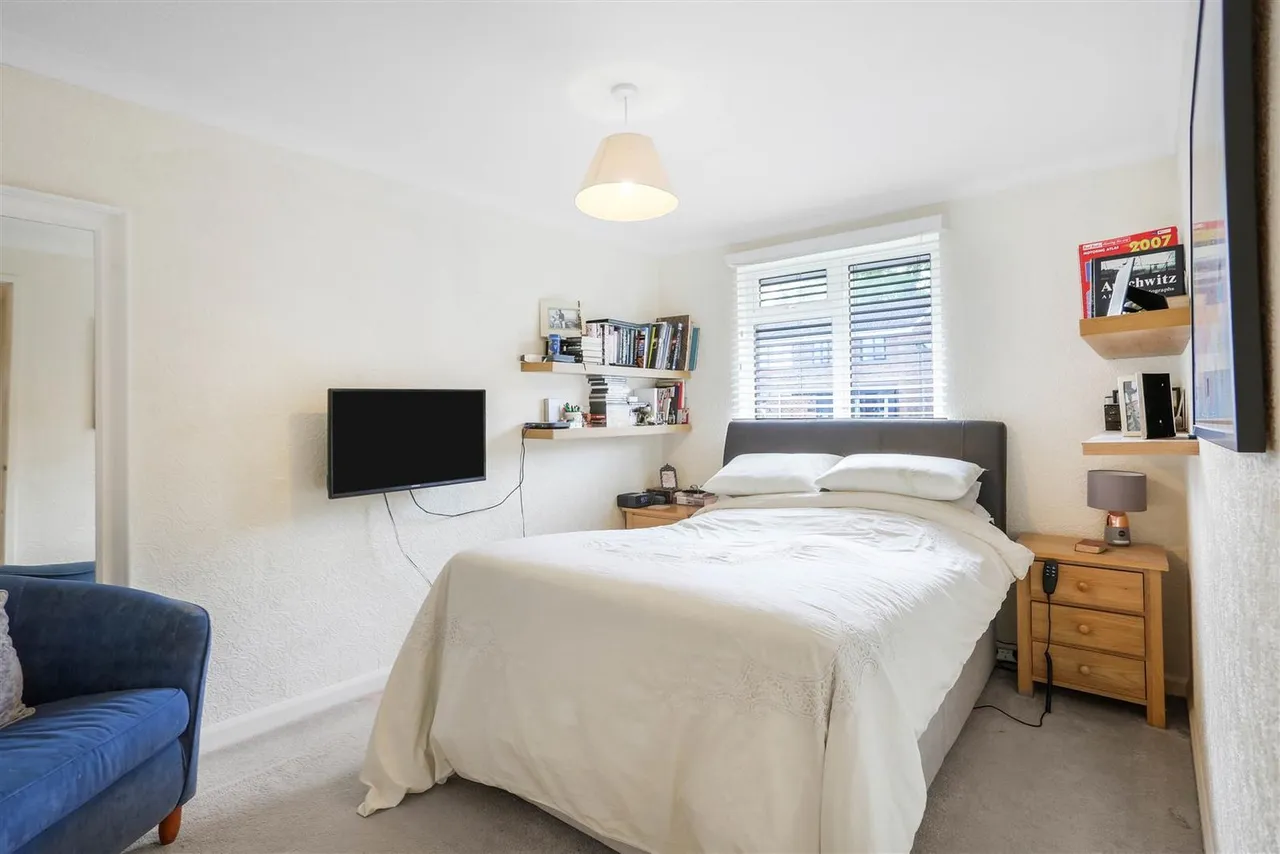 Headley Grove, Tadworth, KT20 5JF, photo 10