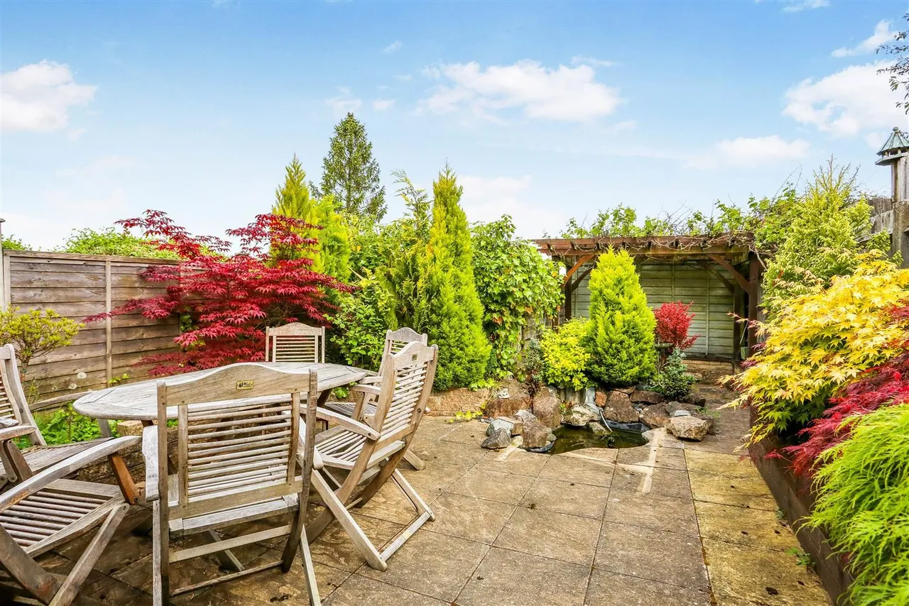 Headley Grove, Tadworth, KT20 5JF, photo 3