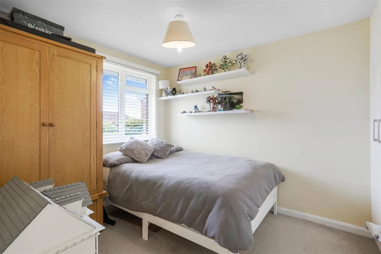 Headley Grove, Tadworth, KT20 5JF, photo 14