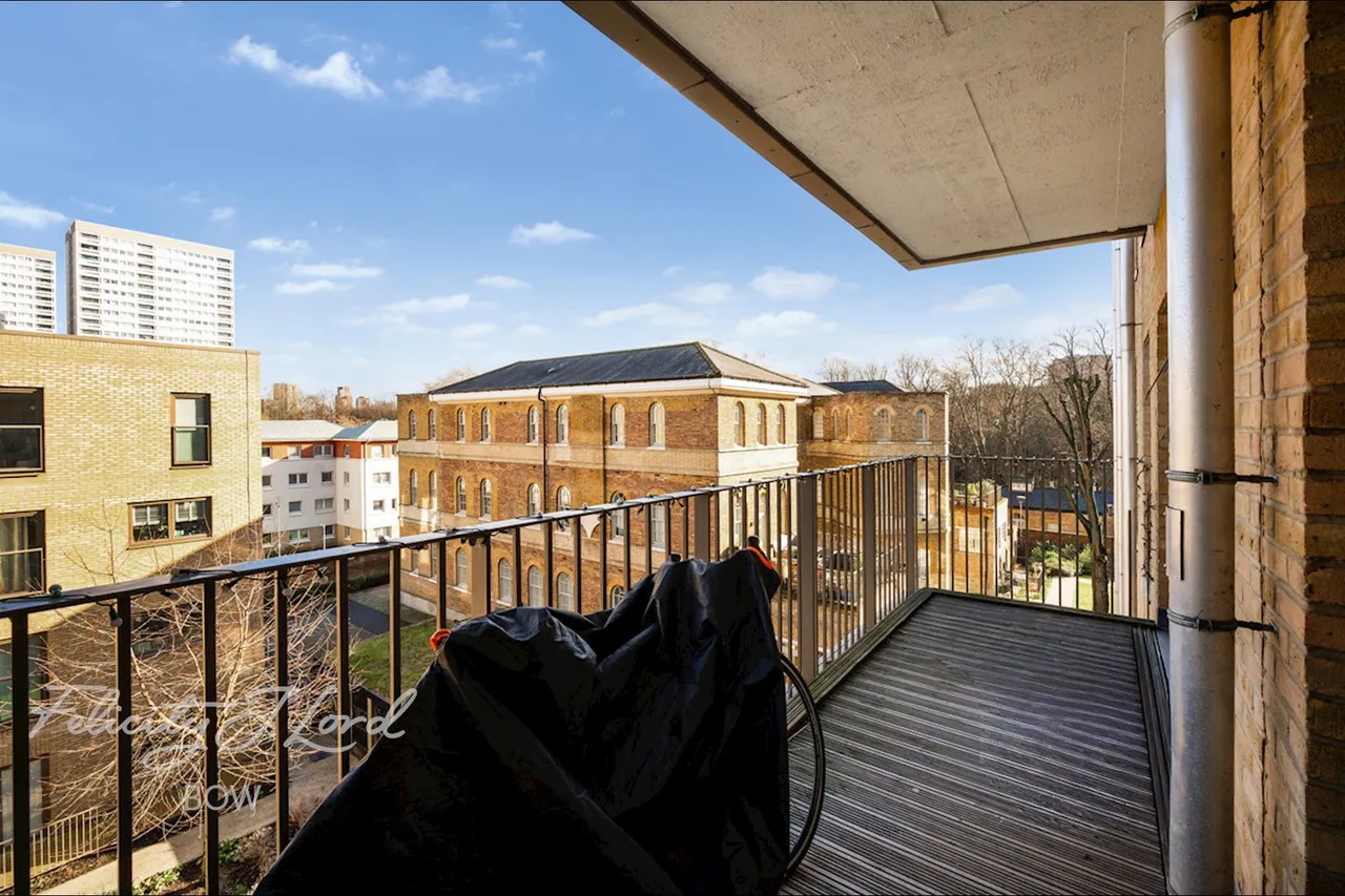 St Clements Avenue, London, photo 8