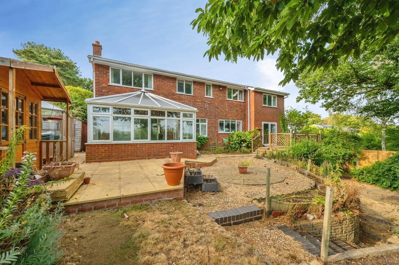 4 bed house for sale, The Grange, Upper Longdon, WS15