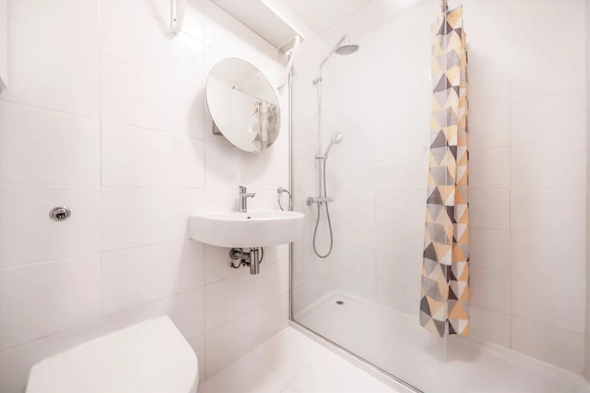 Harvesters Close, TW7, photo 10