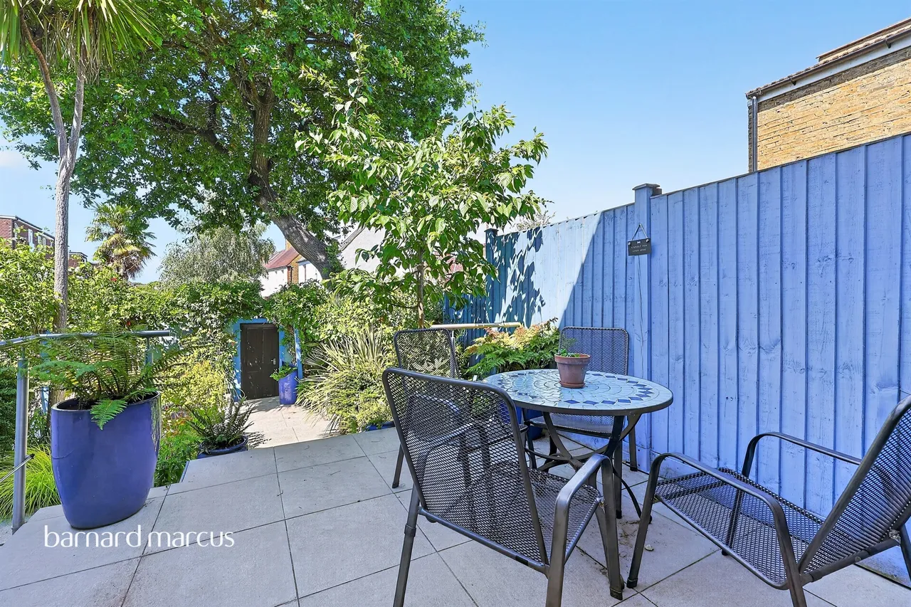 Upper Richmond Road West, East Sheen, London, photo 12