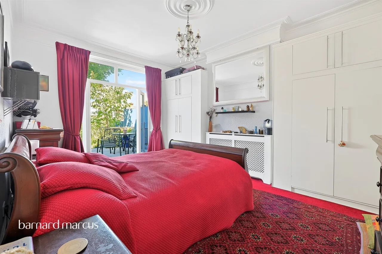 Upper Richmond Road West, East Sheen, London, photo 8