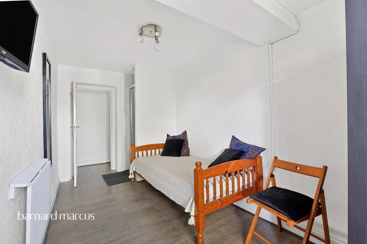Upper Richmond Road West, East Sheen, London, photo 11