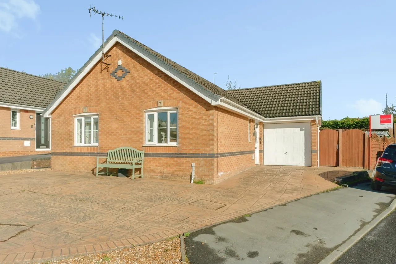 2 bed house for sale — Valley Gardens, Hapton, Burnley, Lancashire, BB11