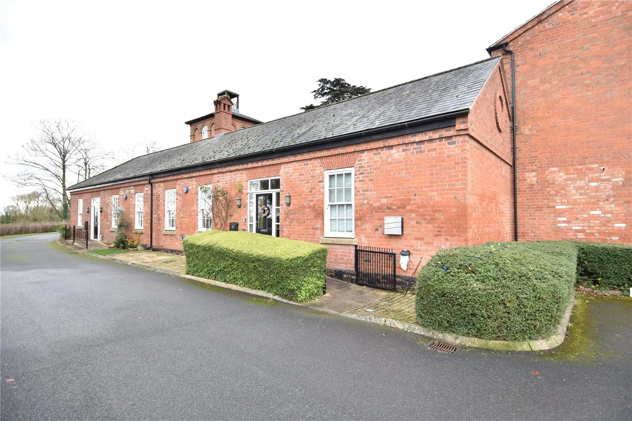 2 bed house for sale — Stable Court, Hadzor, Droitwich, Worcestershire, WR9 7EX