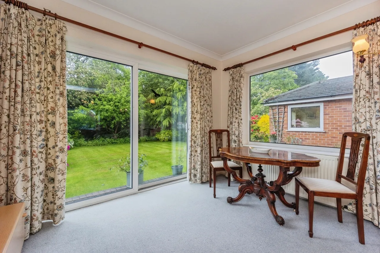 Carlton Avenue, Wilmslow, Cheshire, SK9, photo 5