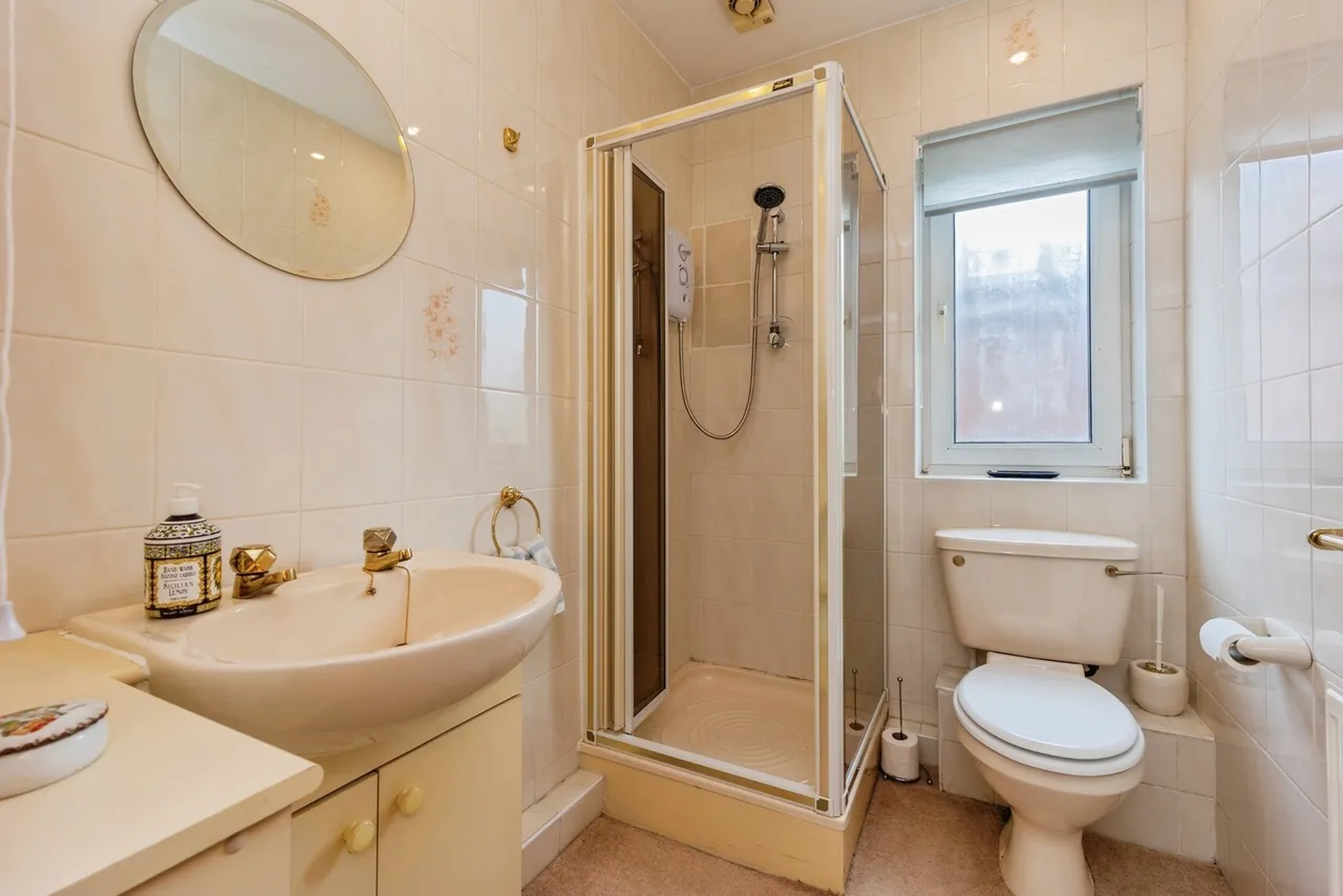 Carlton Avenue, Wilmslow, Cheshire, SK9, photo 16