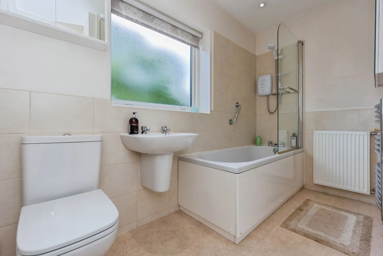 Carlton Avenue, Wilmslow, Cheshire, SK9, photo 11