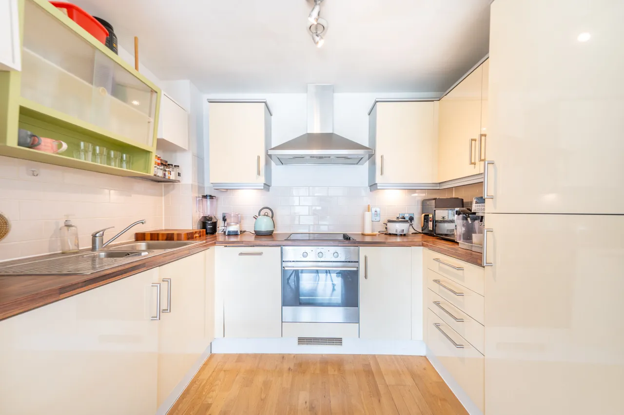 24 Bartholomew House, 4 Southern Row, London, photo 6