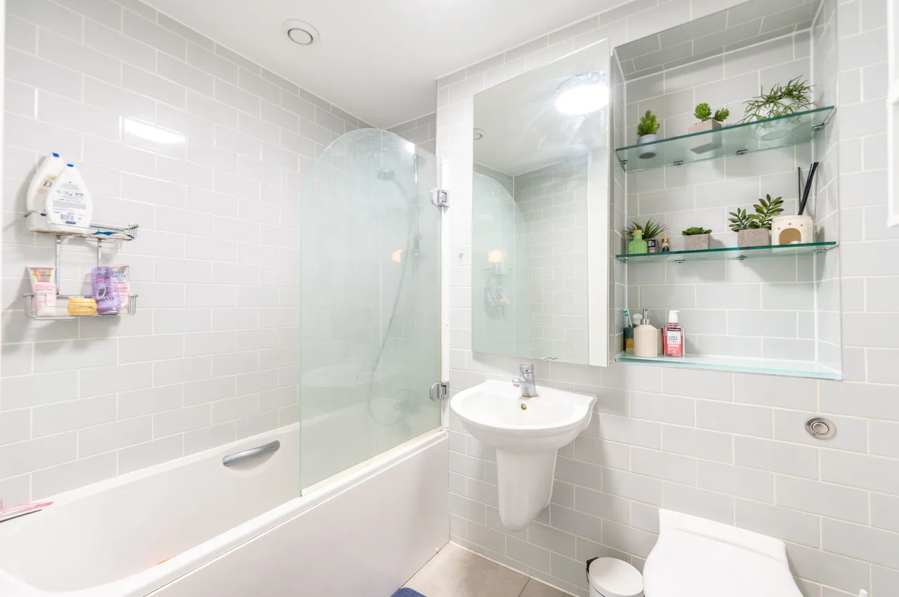 24 Bartholomew House, 4 Southern Row, London, photo 4