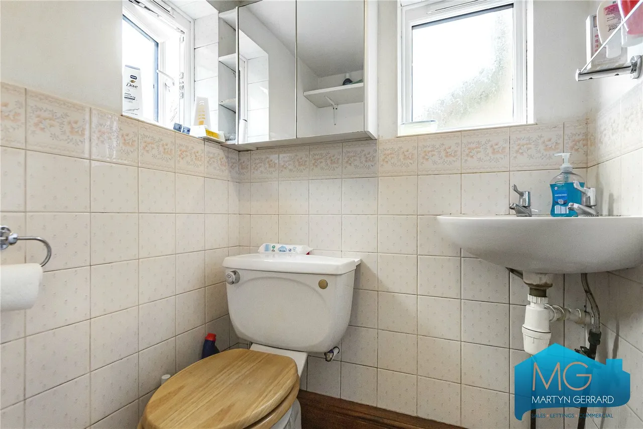 Theobalds Avenue, North Finchley, N12, photo 16