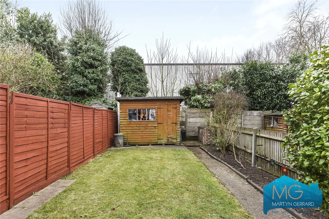 Theobalds Avenue, North Finchley, N12, photo 3