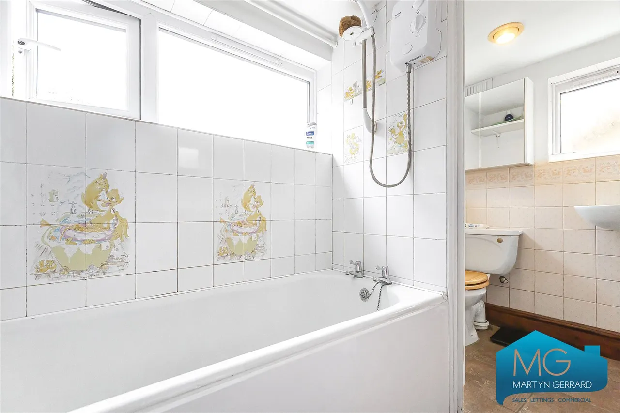 Theobalds Avenue, North Finchley, N12, photo 7