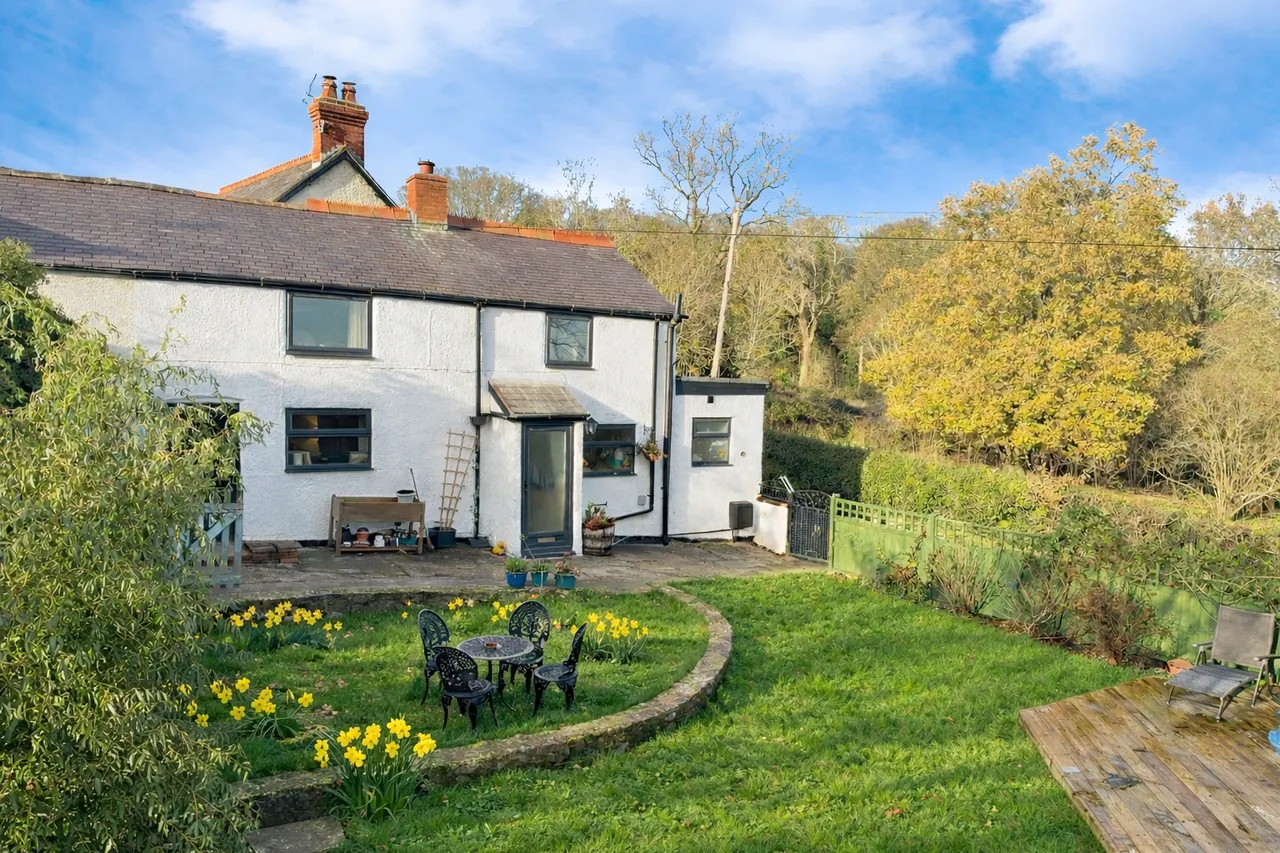 2 bed house for sale — Garth Road, Garth, Llangollen, LL20 7UR