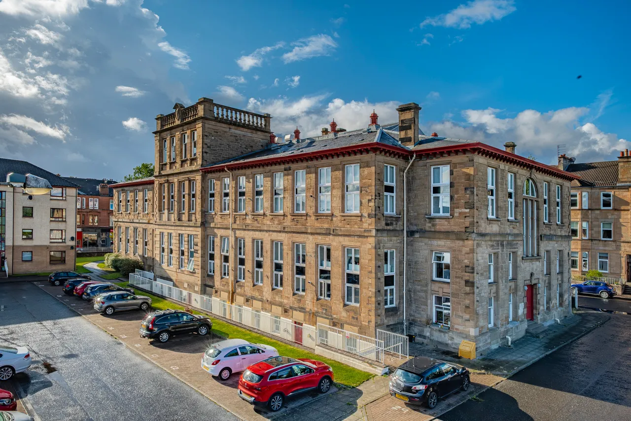 3 bed flat for sale, Melrose Avenue, Rutherglen, G73