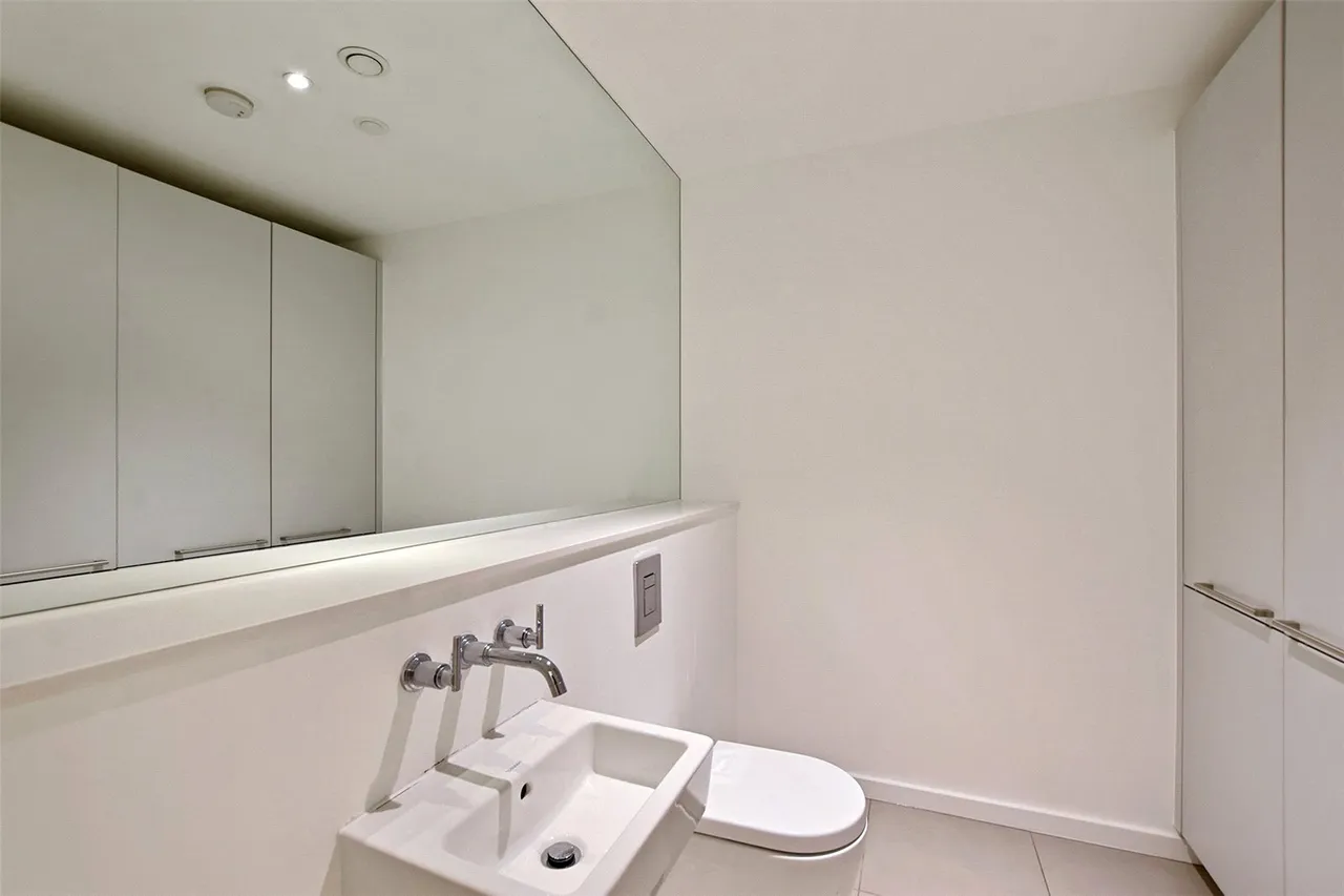 Lovat Lane, City Of London, EC3R, photo 9