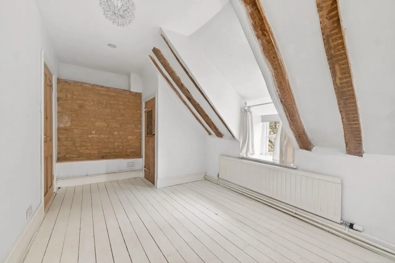 High Street, Castle Bytham, NG33, photo 9
