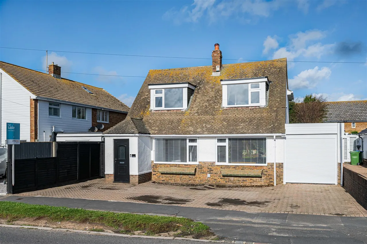 Arundel Road, Peacehaven, photo 2