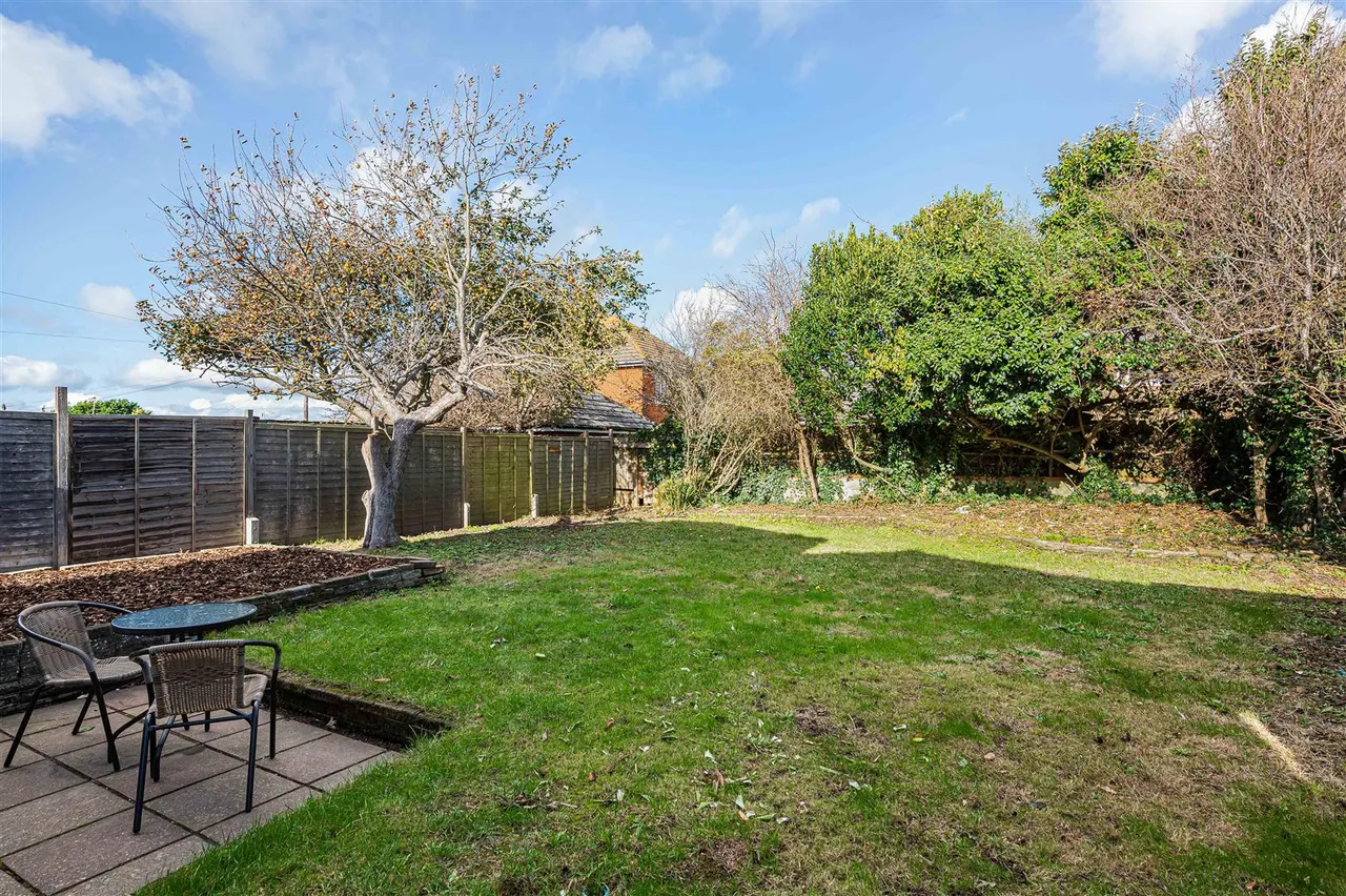 Arundel Road, Peacehaven, photo 18
