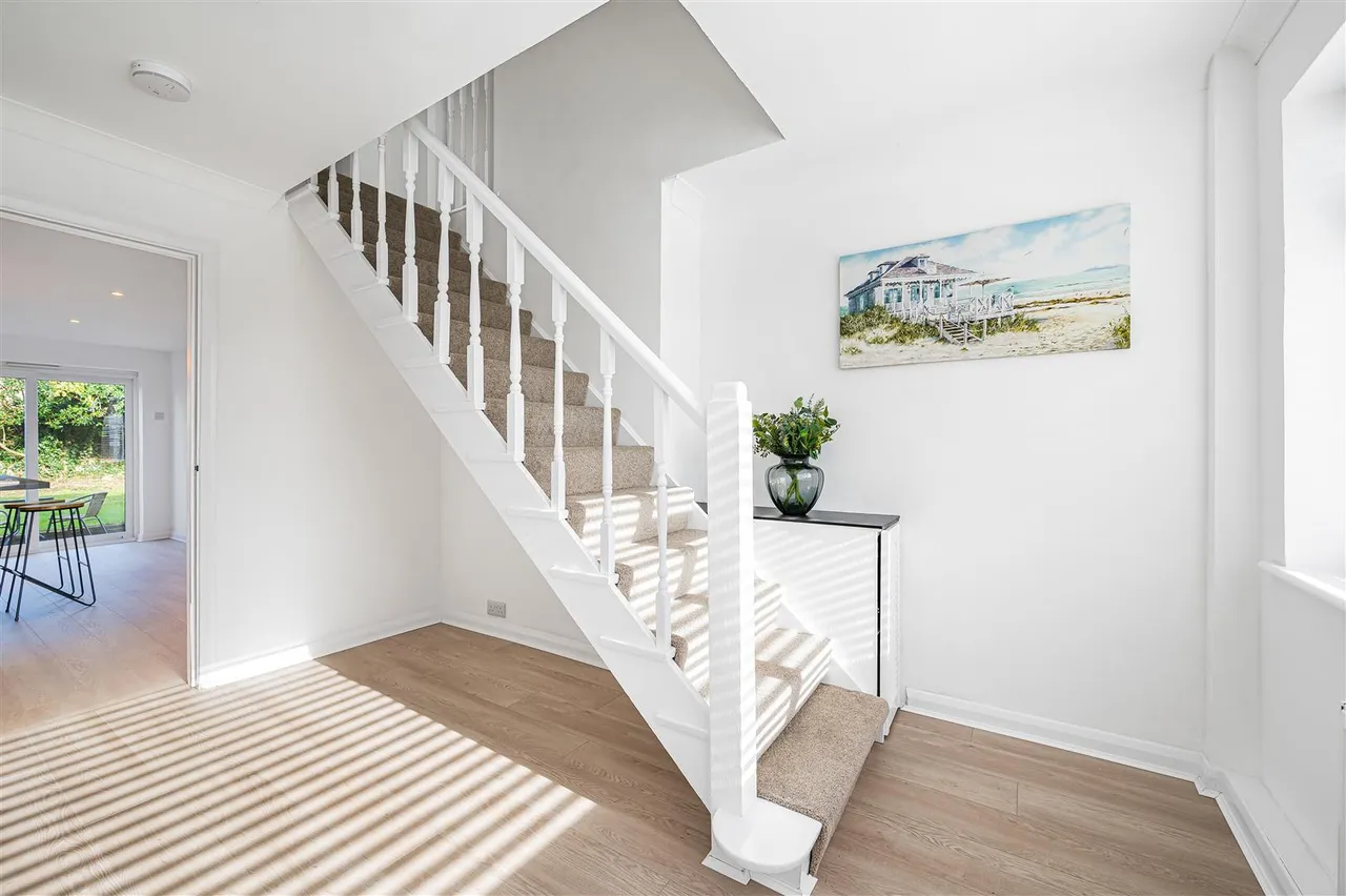 Arundel Road, Peacehaven, photo 7
