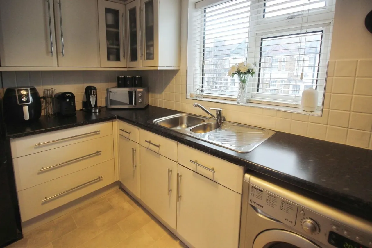 Plumstead High Street, Plumstead, photo 8