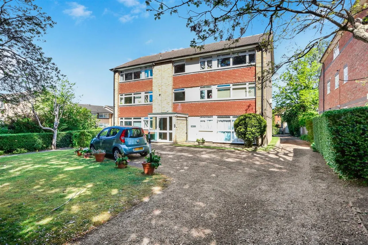 2 bed flat for sale — Christchurch Park, Sutton, SM2 5TX